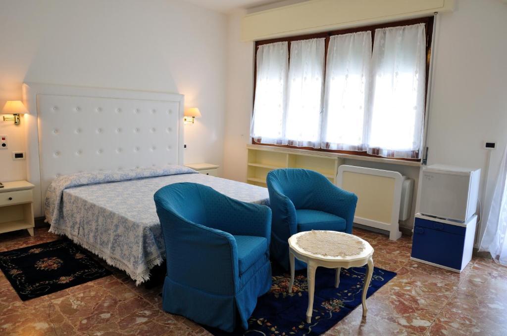 Hotel Tirreno Forte dei Marmi Room photo