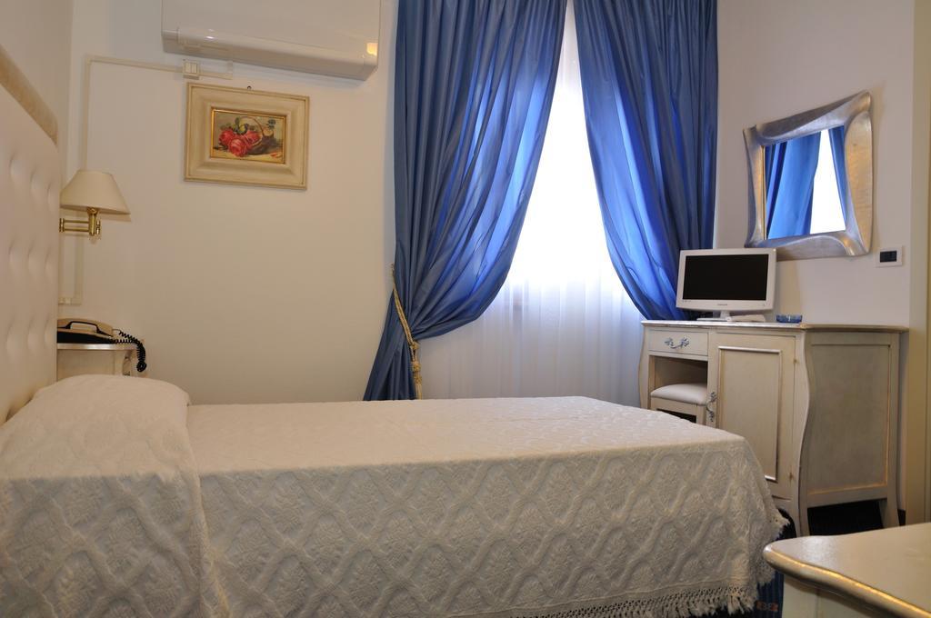 Hotel Tirreno Forte dei Marmi Exterior photo
