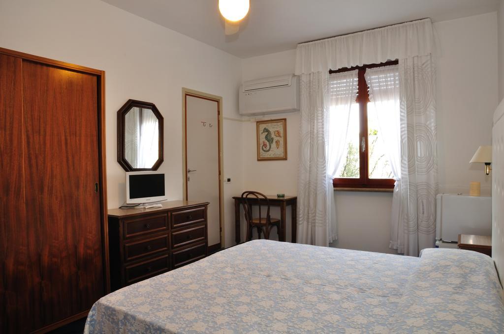 Hotel Tirreno Forte dei Marmi Exterior photo