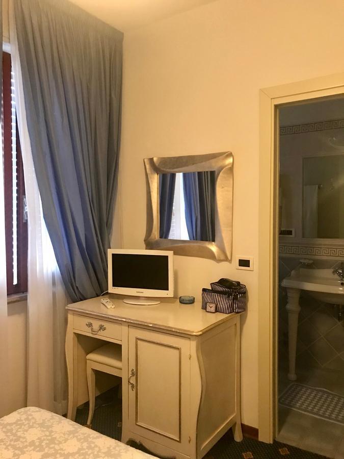 Hotel Tirreno Forte dei Marmi Exterior photo